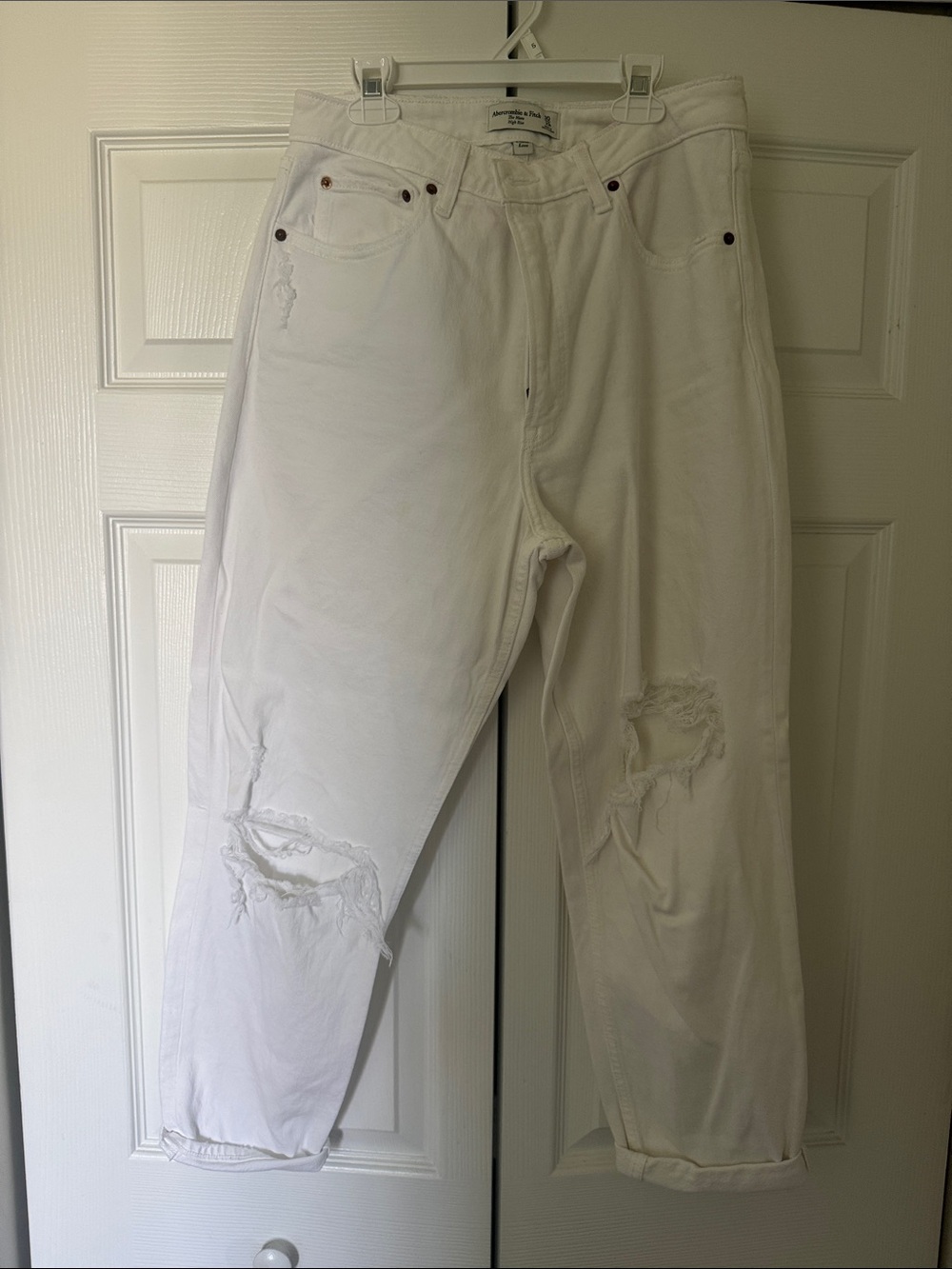 Abercrombie & Fitch The Mom High Rise - White Jean